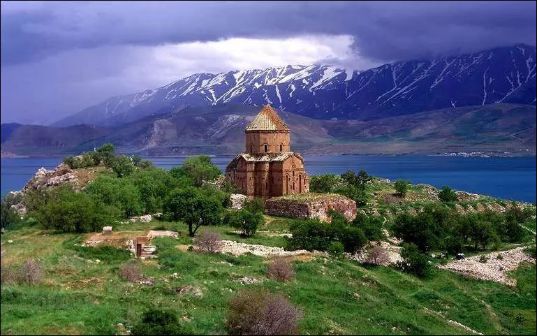 akdamar