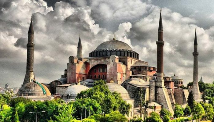 Araştırmacı Yazar Gök Türk anlatımında İstanbul Arkeoloji Müzesi, Ayasofya ve Yerebatan Sarnıcı Gezisi